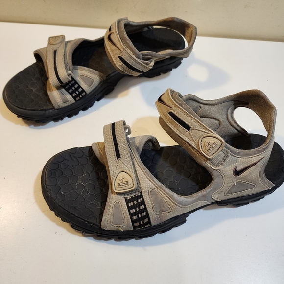 Nike ACG Vintage Men's Tan and Black Hiking Sandals with Rugged Grip Size 11 - Picture 7 of 14